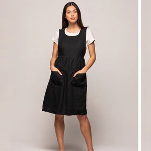 Pyne & Smith mid-weight black linen pinafore NEW with tags